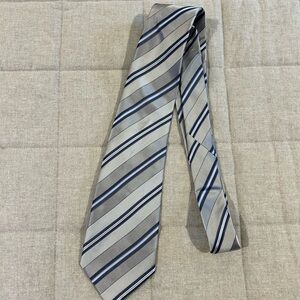 Elegant Gray Striped Men's Tie Donald J Trump Signature collection